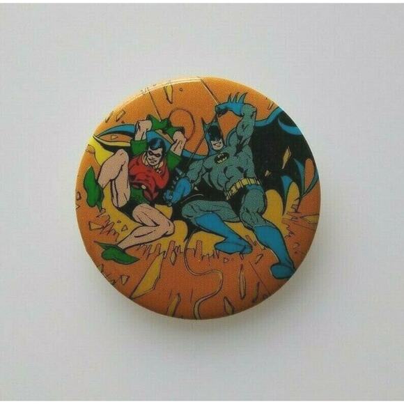 Batman & Robin Pinback Button Badge 1982 Original Licensed Official DC Comics - Picture 2 of 7
